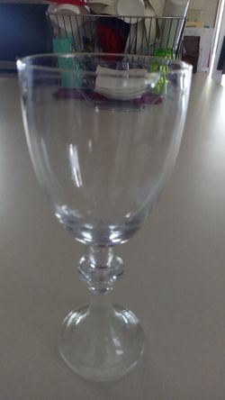 Set of eight of wine glass