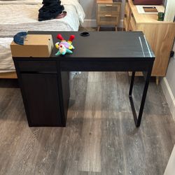 Gaming Desk With Cable Management