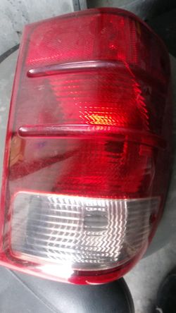 2002 right tail light ford ranger