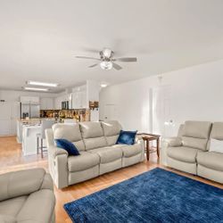 Reclining Leather Sofa Set, 3 Pieces (Sofa, Loveseat and Recliner) 