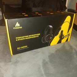 Maono Microphone and Studio Headphone Kit