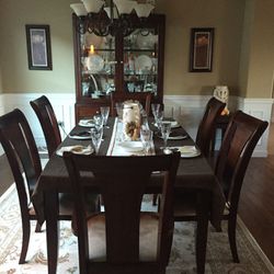 Dining Table & Hutch