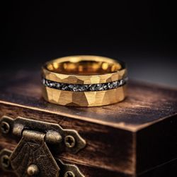 18K Gold Men’s Band Ring w/ Genuine Meteorite Inlay