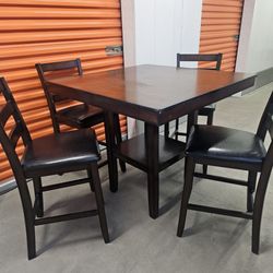 Table Chairs
