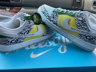 Nike Dunk Low Doernbecher Zoe
