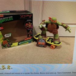 Teenage Mutant Ninja Turtle - Remote Control Skateboarder