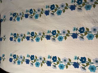 Vintage Hand Sewn Appliqué Quilt