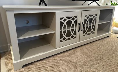 Allivia TV Stand by Lark Manor
