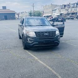 2016 Ford Explorer