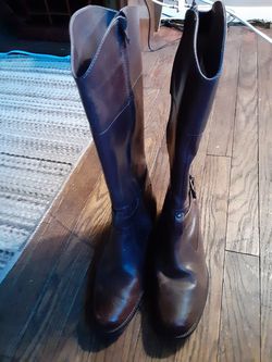 Boots. Genuine Leather knee length Ladies brown by LL Bean