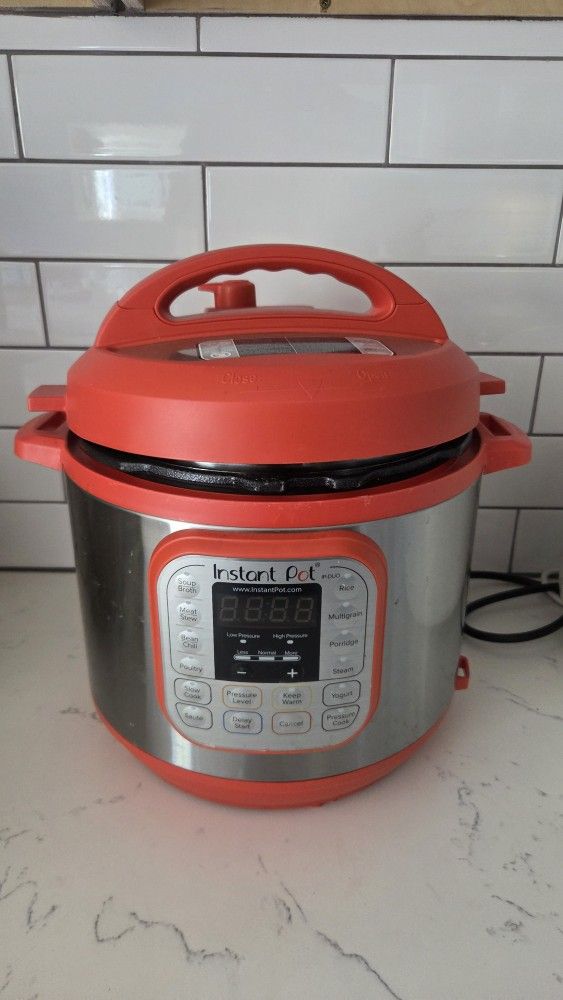 INSTANT POT - 6 Qt