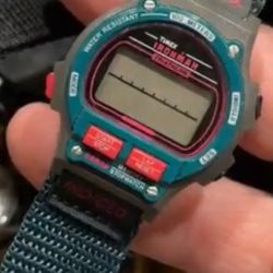Timex Ironman Triathlon Digital Watch 200-lap Timer Green/Red/Black