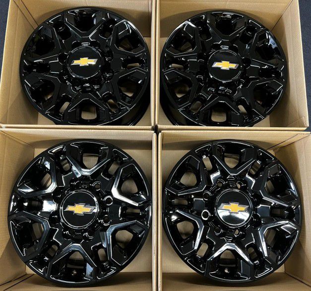 18" Chevy Silverado 2500 // 3500 Gloss Black Rims
