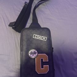  Coach Sling Bag