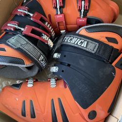 Ski Boots 