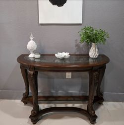 Signature Ashley Traditional Norcastle Sofa/Console Table