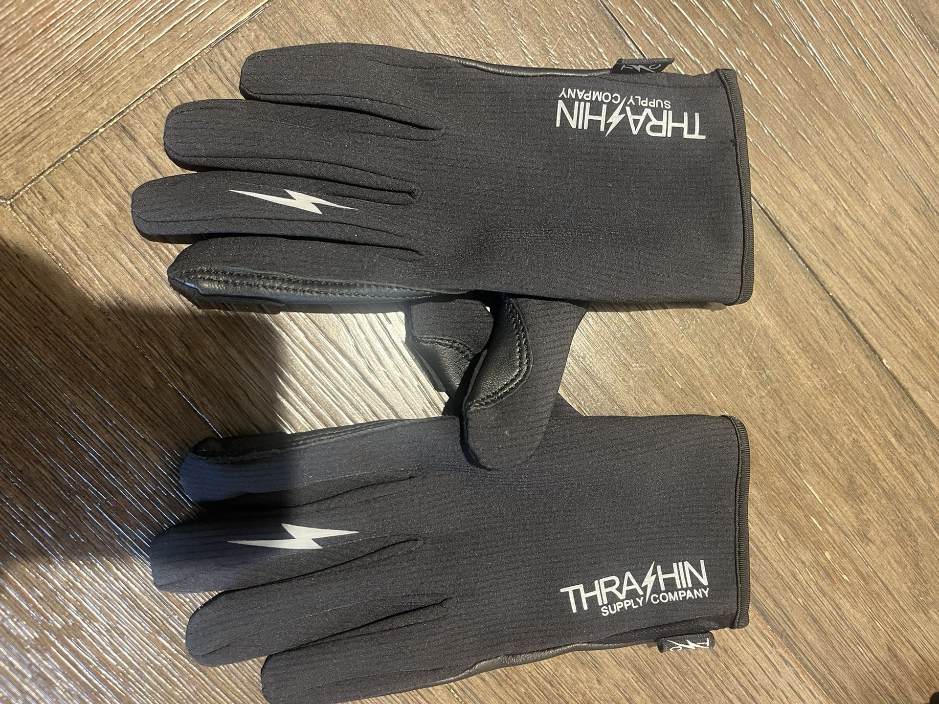 Thrashin Supply “Stealth Windbreaker” Gloves / Harley Davidson Motorcycles / Dirtbike MX Moto / BMX Bicycles (Size Large)