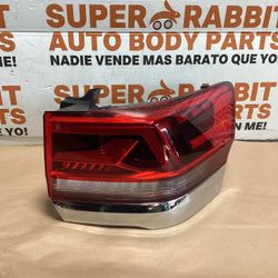 2021 Volkswagen Atlas Passenger Pouter Tail Light Original OEM LED 2024
