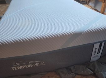 Like new twin XL mattress