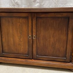 Solid Wood TV Stand/Dresser