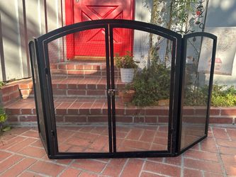 Iron fireplace screen