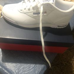 Men’s Size 91/2 Reebok