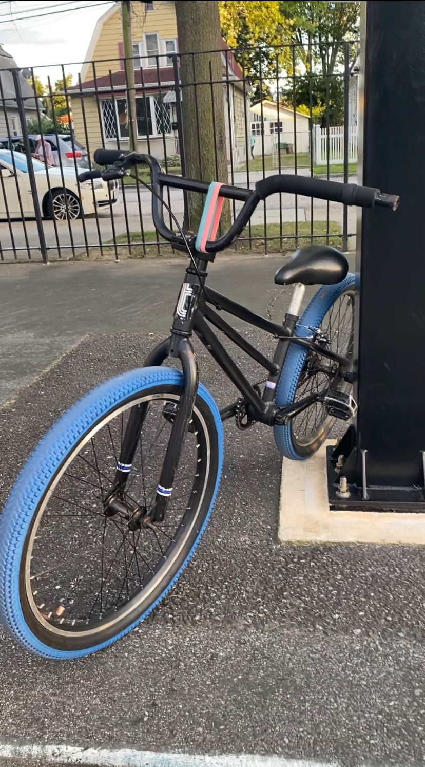 24-inch Thruster Tri-Power PRO XL BMX. Pls Read Description