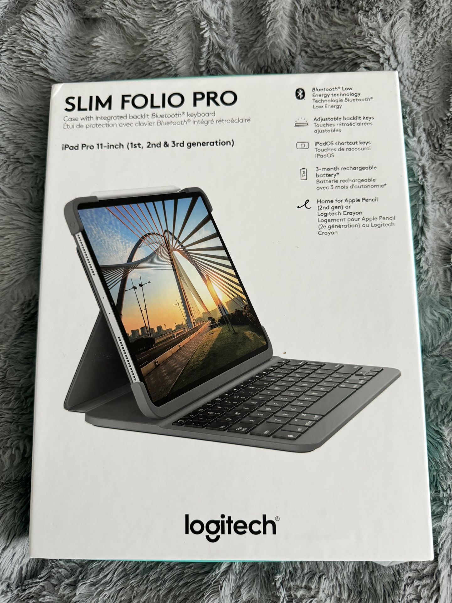 Logitech Slim Folio Pro iPad Keyboard 