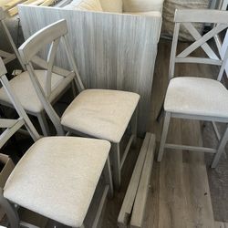 Kitchen Table With Four Chairs, Perfect Condition Six Months Old! Paid 1,600$ Only Asking $590 Full Set 