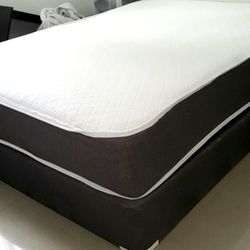 NEW QUEEN-SIZE MATTRESS AND BOX SPRING - 2PC