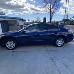 Nissan Altima 2.5L Blue