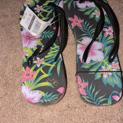 Ladies Flip flops Sizes 9 And 10  New