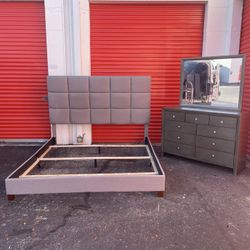 GRAY KING BEDROOM SET  TODAY DEAL