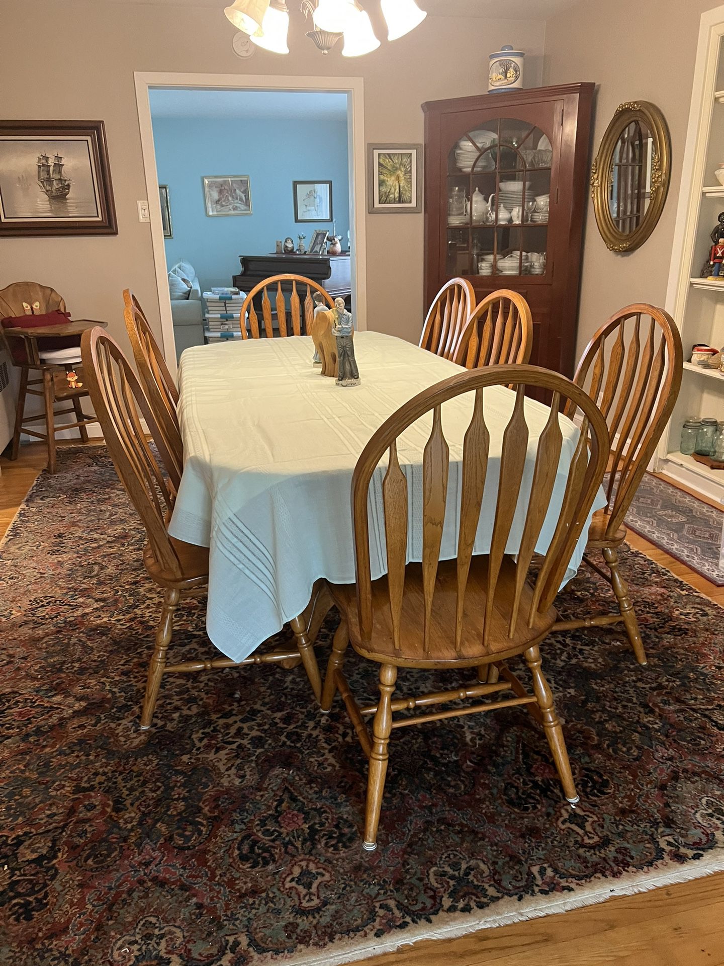 Wooden Dining Table With 8chairs And 1 Leaf
