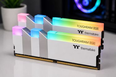 Thermaltake ToughRAM RGB DDR4 3600MHz