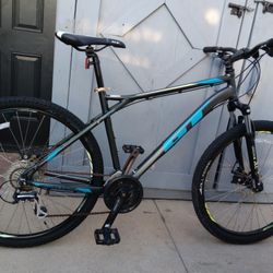 GT.        AGGRESSOR.        27.5 Tires 
