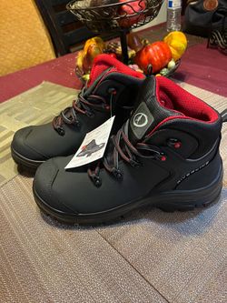 Riverline Black Hiking Boots  size 9w  with Tags