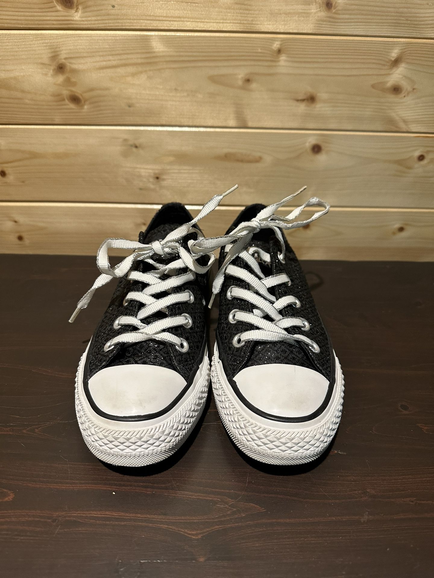 Black iridescent Converse All Star Sneakers in size 6