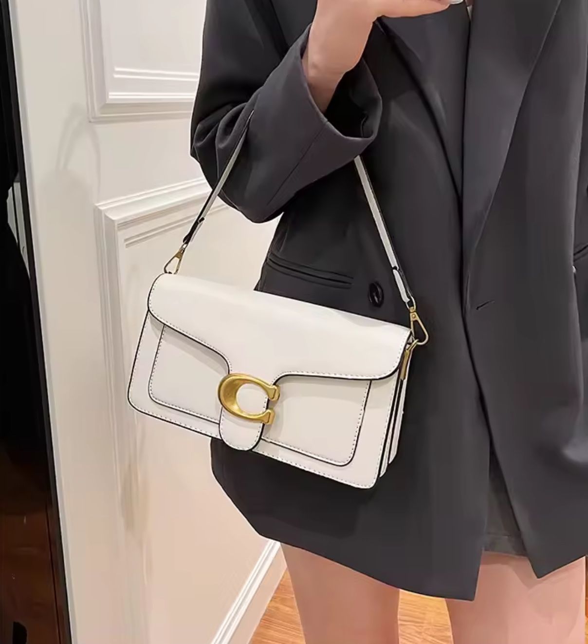 Cute Summer Crossbody Bag White Gold C Faux Leather Casual Vacation Girl Woman Trendy Classy Elegant Daily