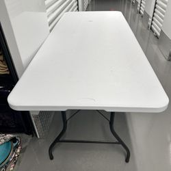 Folding Table With Carrying Handle  6’ 