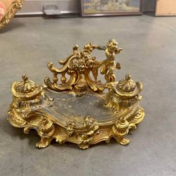French Baroque-style gilt bronze inkwell from the 19th century