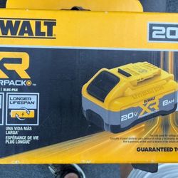 BRAND NEW SEALED DeWalt DCB2108 20V MAX XR Powerpack 8 AH Lithium Ion Battery