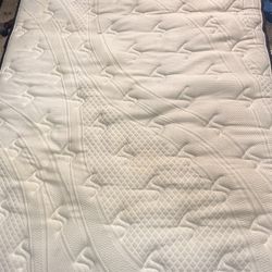 Free Queen mattress 