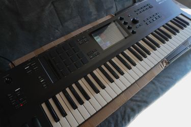 Akai 61 Key Keyboard in the Box + 2TB SSD Fully Loaded For Sale!