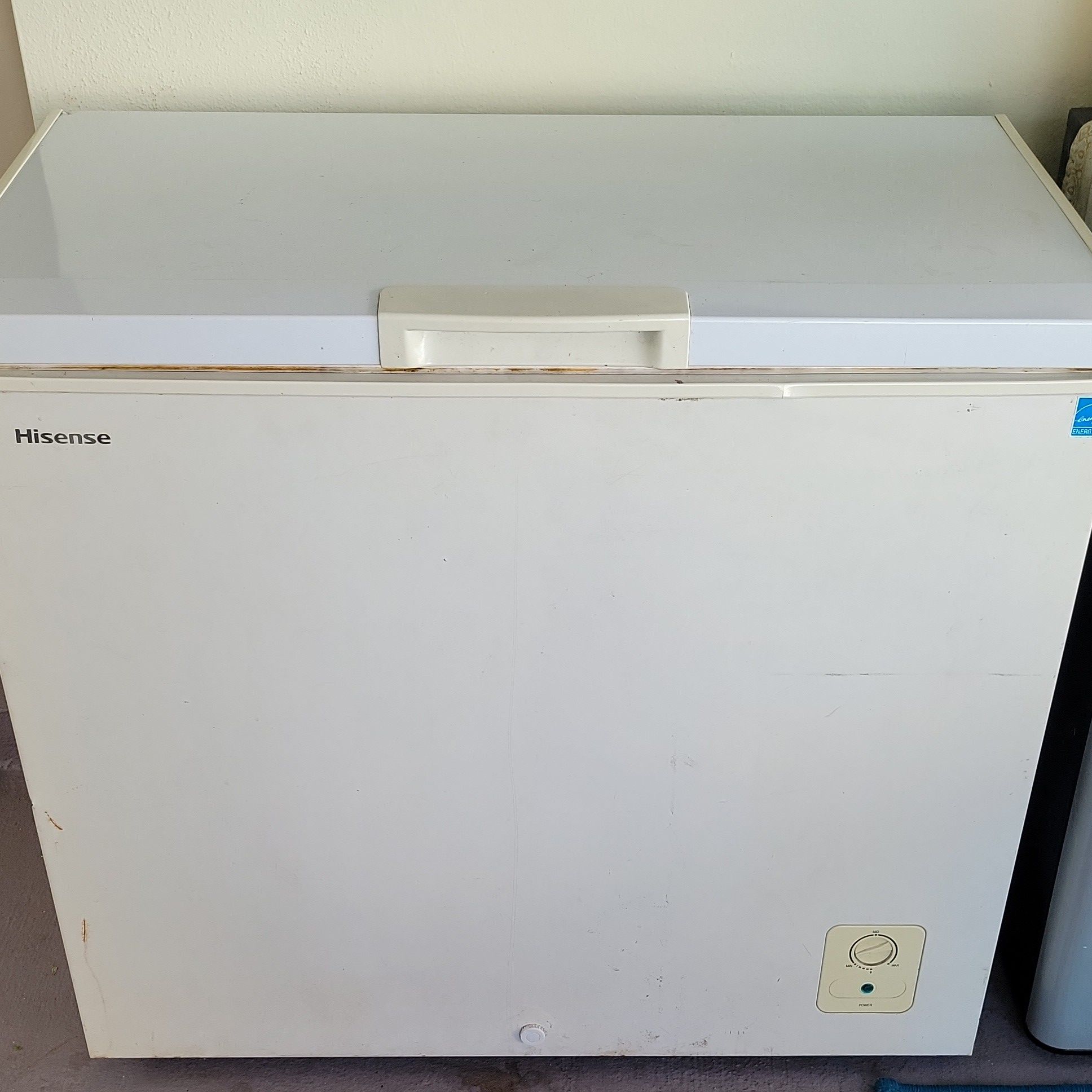 Hisense White Chest Freezer