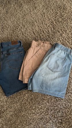 Ladies shorts size 8