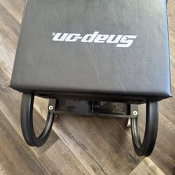 Snap-On Roll Around Chair/creeper