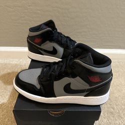 Brand New Jordan 1 Nike Retro Mid Red Shadow GS Boy’s Size 5.5 