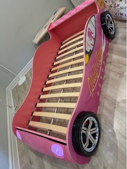 Toddler bed frame