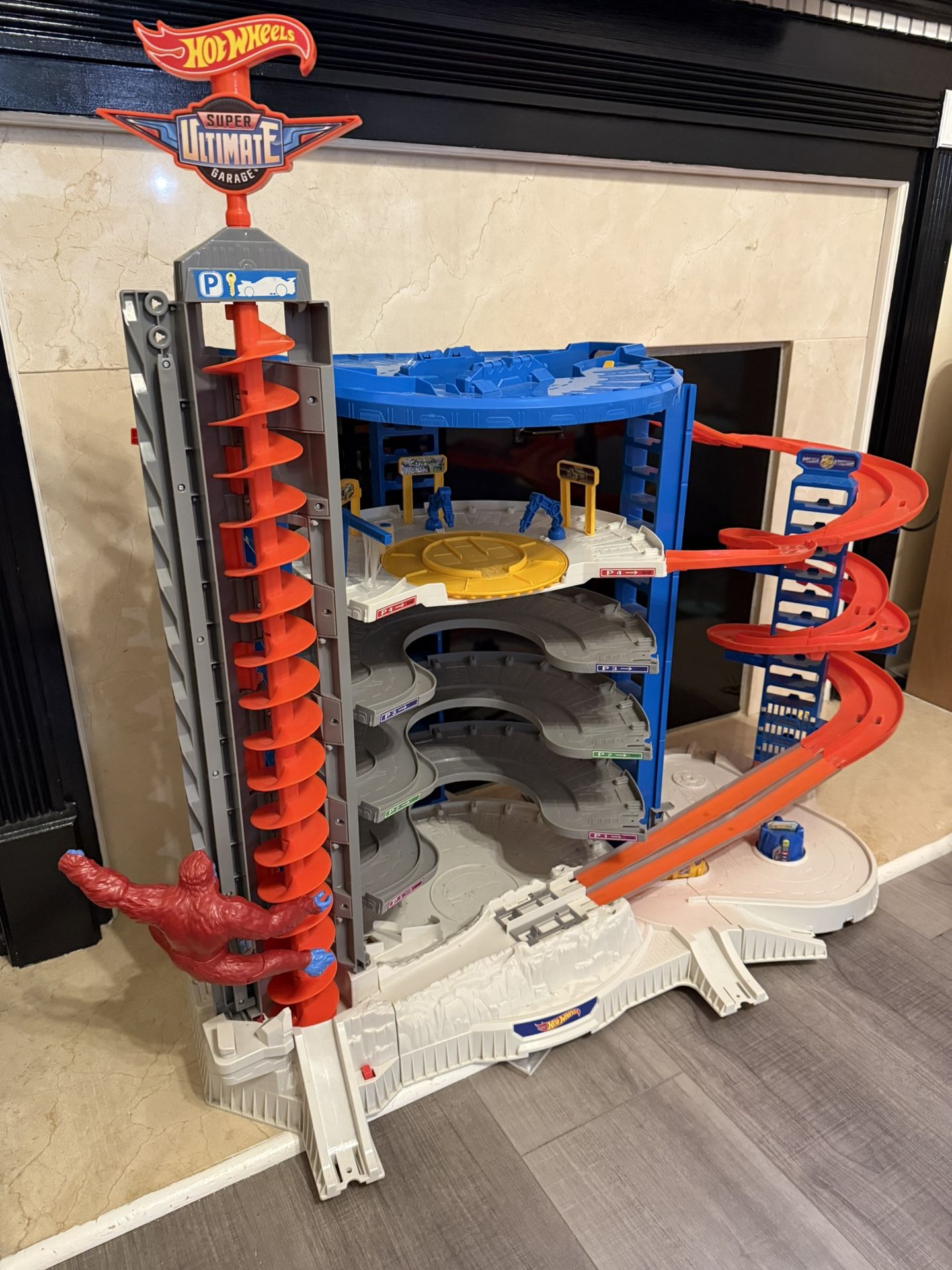 Hot Wheels Super Ultimate garage
